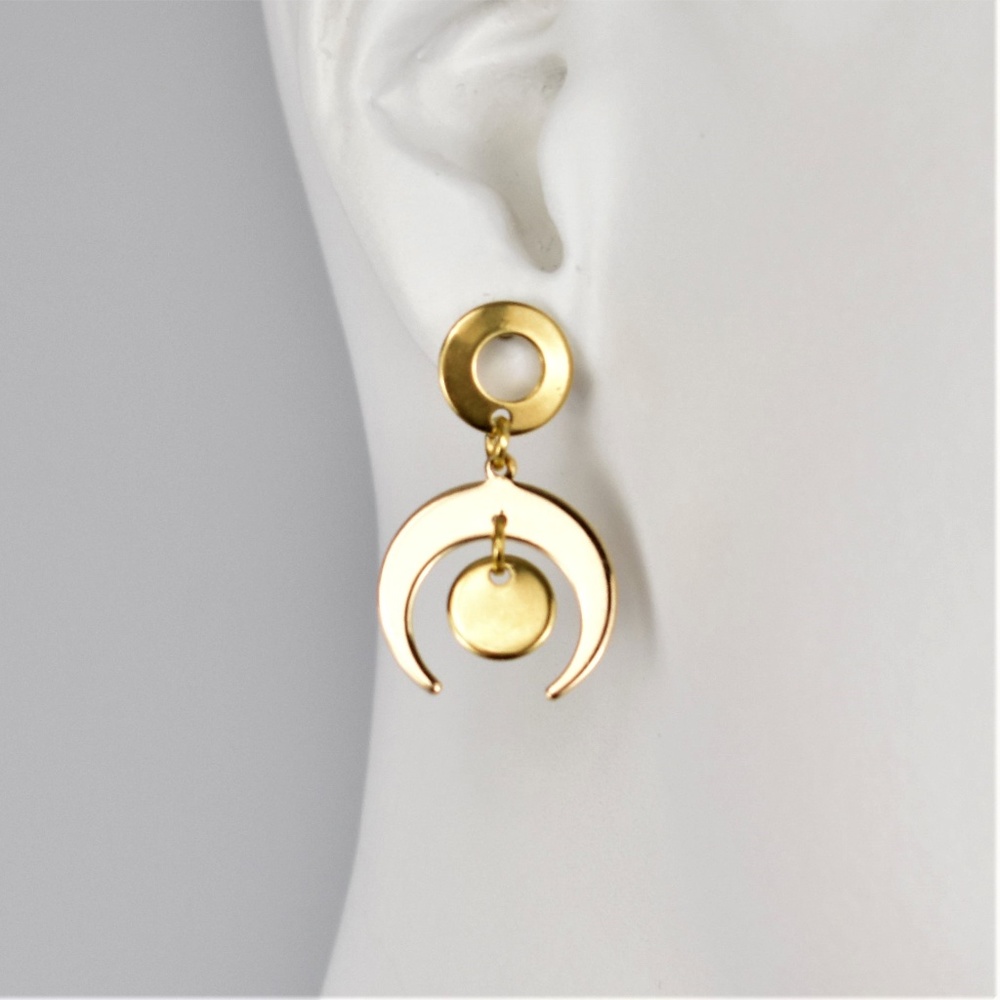 ✨🌙Crescent Moon Dangle Earrings🌙✨